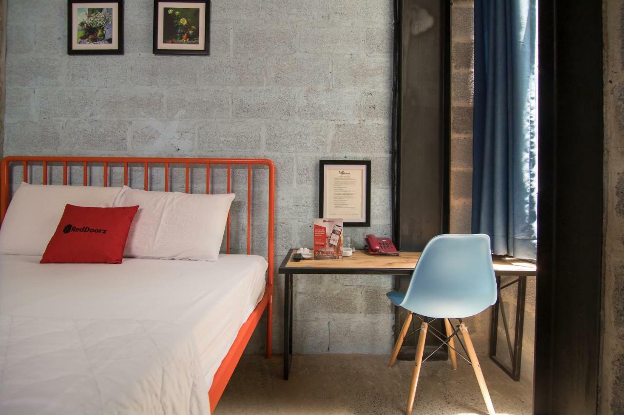 Reddoorz Plus @ Ung Van Khiem Street Хошимин Екстериор снимка