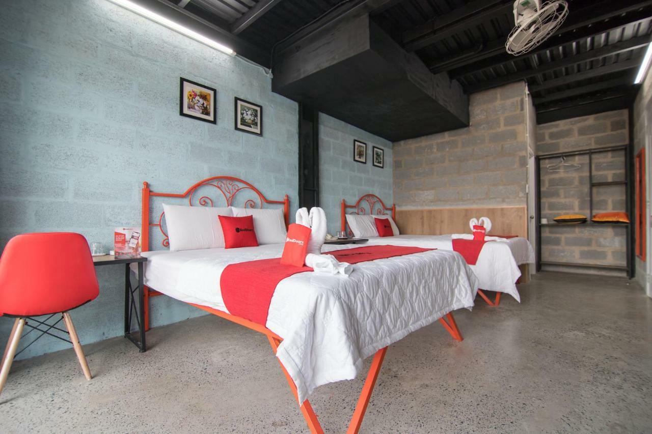 Reddoorz Plus @ Ung Van Khiem Street Хошимин Екстериор снимка