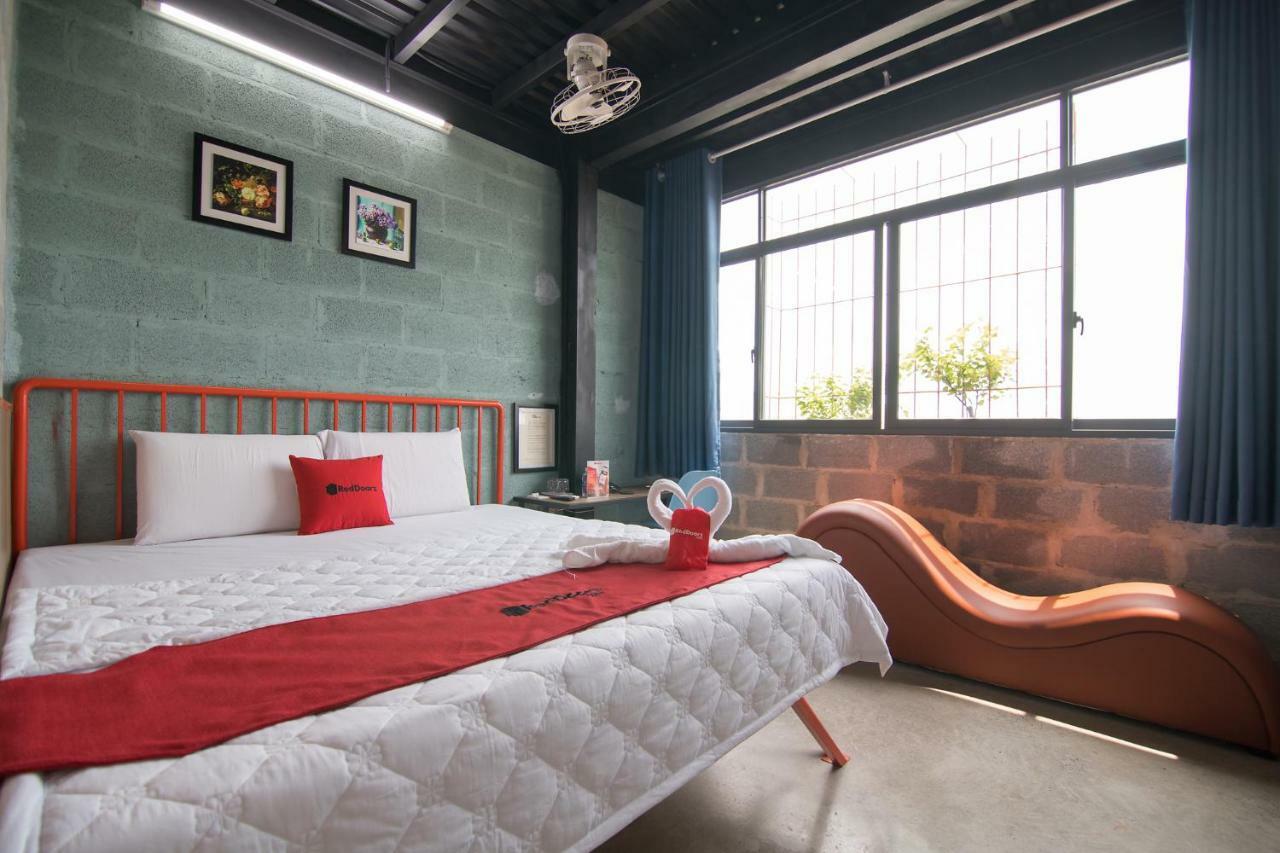 Reddoorz Plus @ Ung Van Khiem Street Хошимин Екстериор снимка