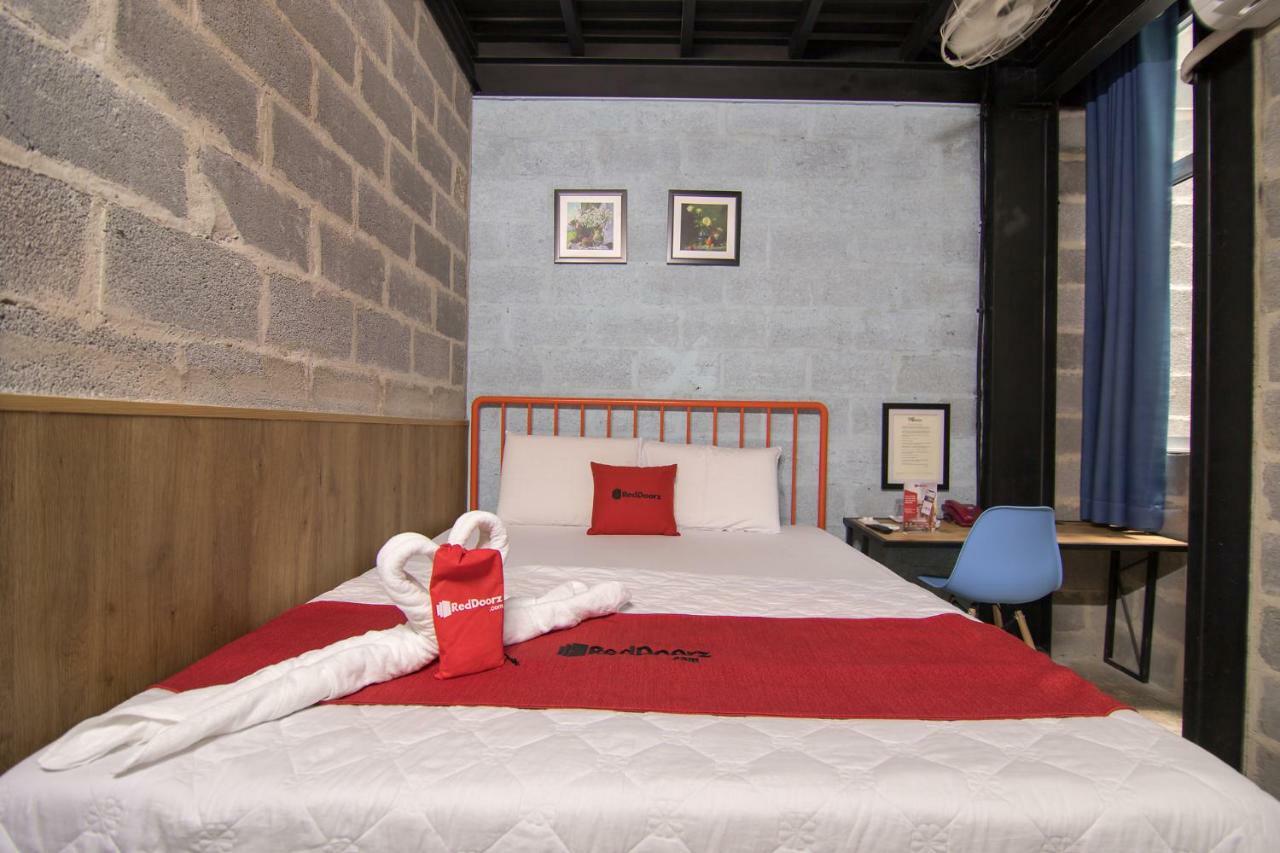 Reddoorz Plus @ Ung Van Khiem Street Хошимин Екстериор снимка